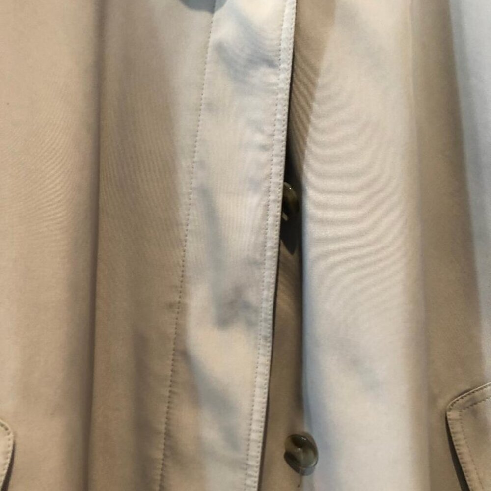 Gallery Raincoat 16 EUC - Picture 2 of 6